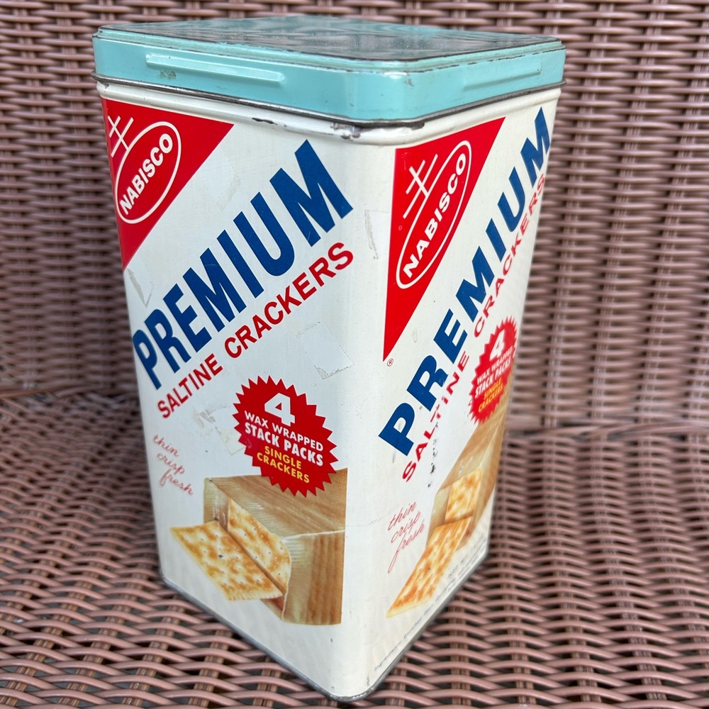 Vintage 1969 Nabisco Premium Saltine Cracker Metal Container Box Tin 14 OZ